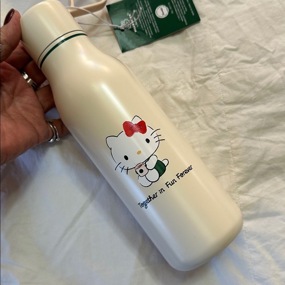Hello Kitty Starbucks Water Bottle Stainless Steel 20 Oz. Collectible